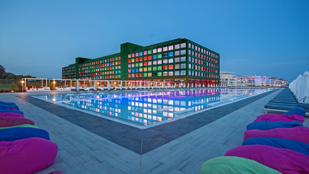 Royal_AdamEve_ana_havuz